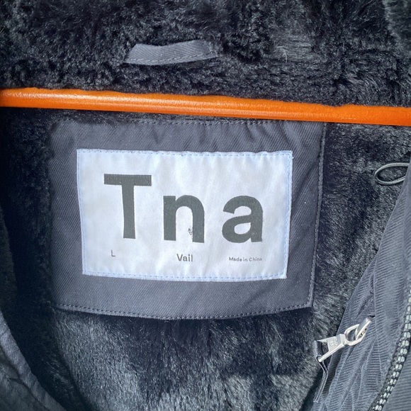 TNA coat I grew out of it but a great winter coat that is very warm and reliable - Picture 2 of 4